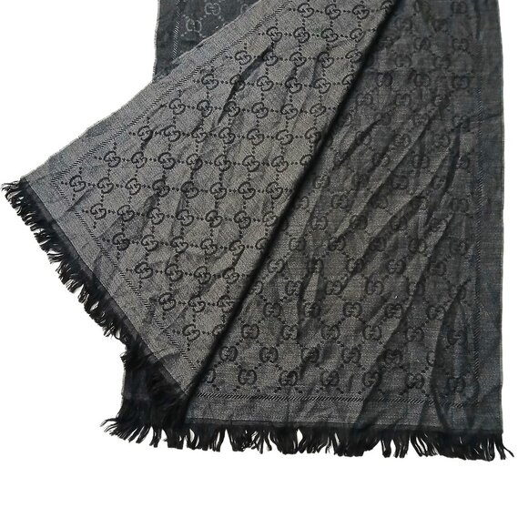 Gucci Charcoal Grey & Silver Reversible GG Logo Print Shawl Wrap Vintage Pre-Own - Picture 5 of 9